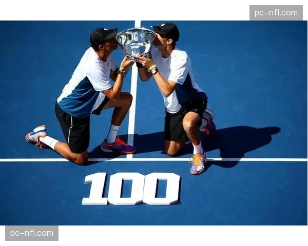 老鹰队主场为传奇解说员鲍勃-拉夫林举办致敬仪式